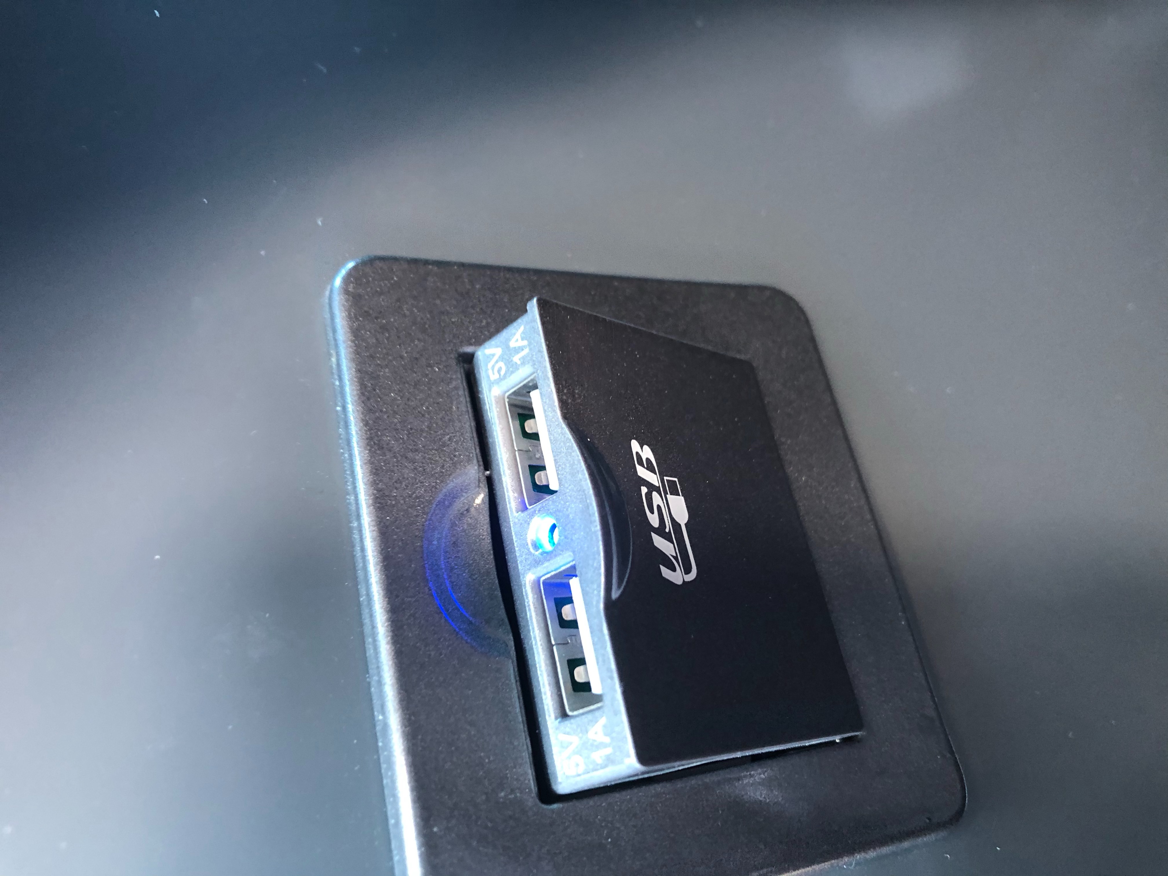 電気バス USB